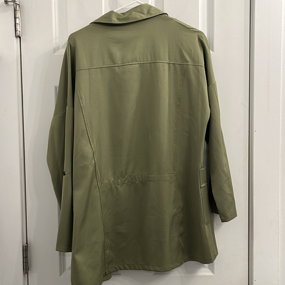 Women’s Green Cardigan/Jacket - Picture 2 of 3